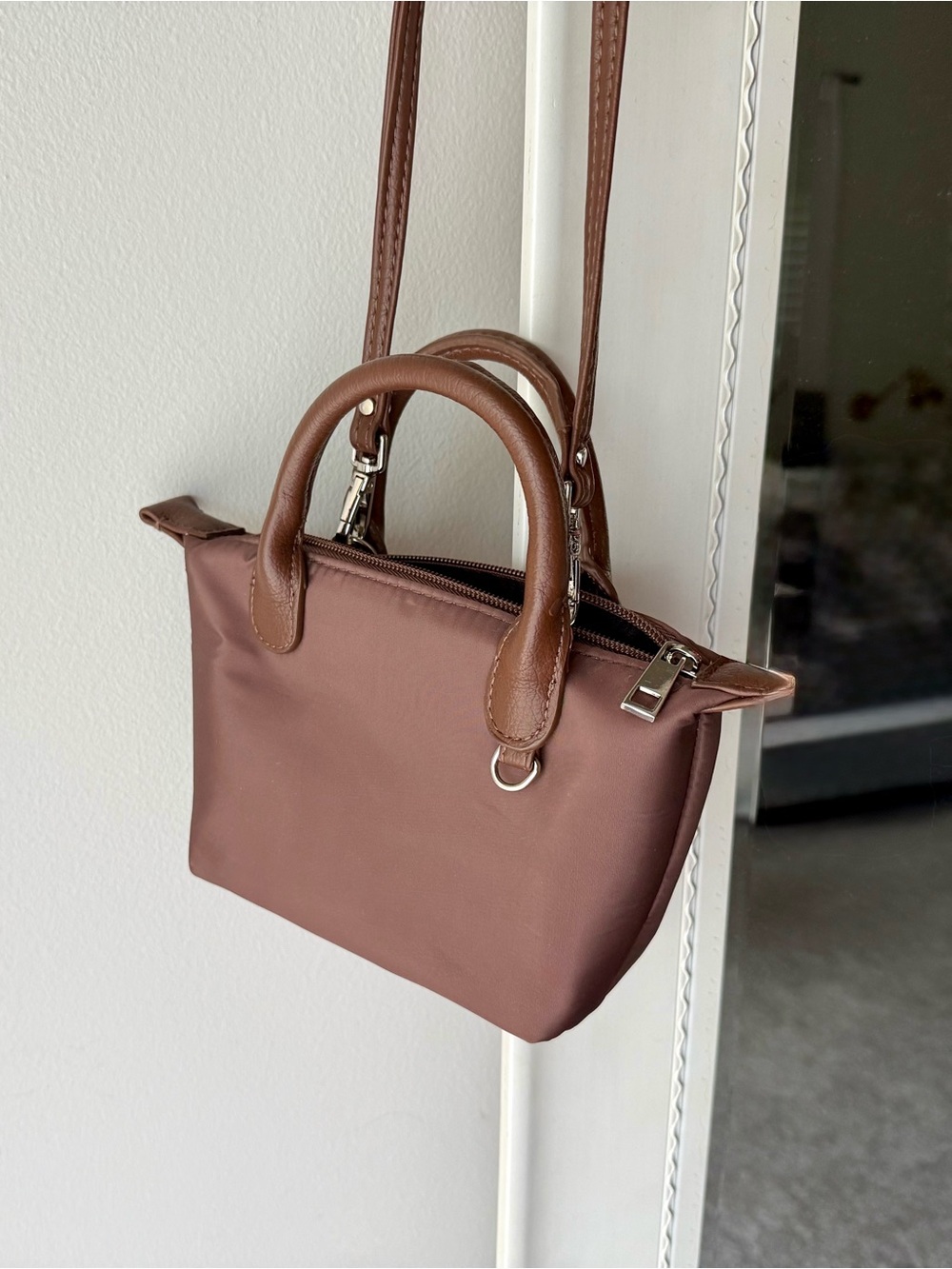 No Boundaries Women's Mini Tote Crossbody Bag, Chocolate, Viral, Sold Out